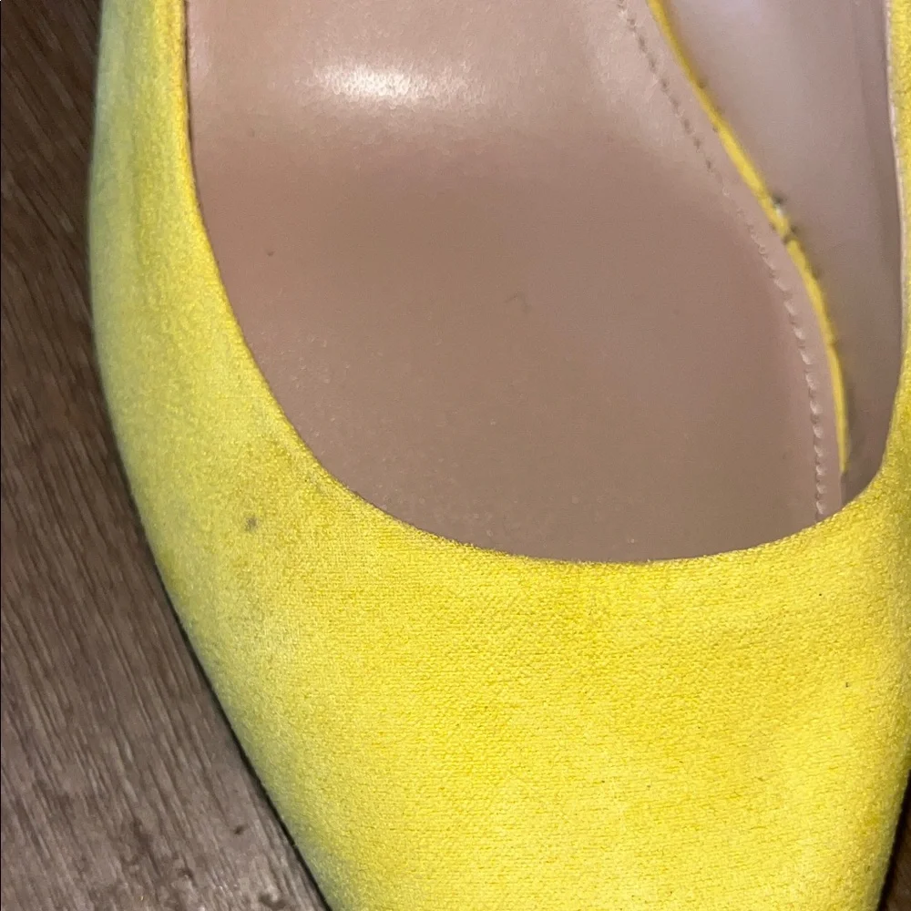 NWOB! Kelly & Katie Bright Yellow Suede Heels